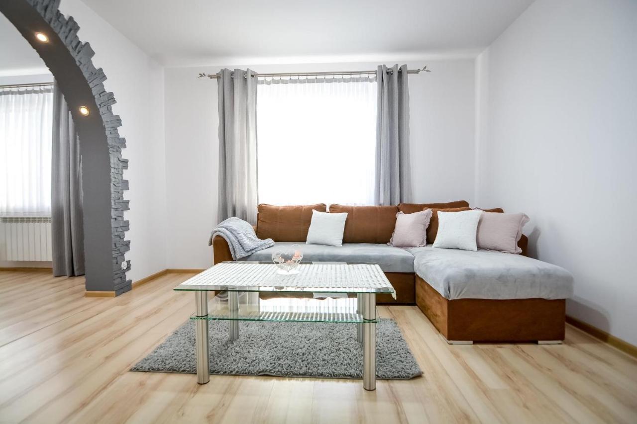 Apartamenty Przystanek Banska Banska Nizna Exterior foto
